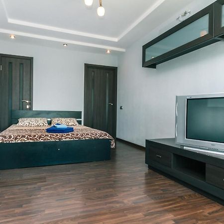 Apartments On Henerala Zhmachenka Kiev Dış mekan fotoğraf
