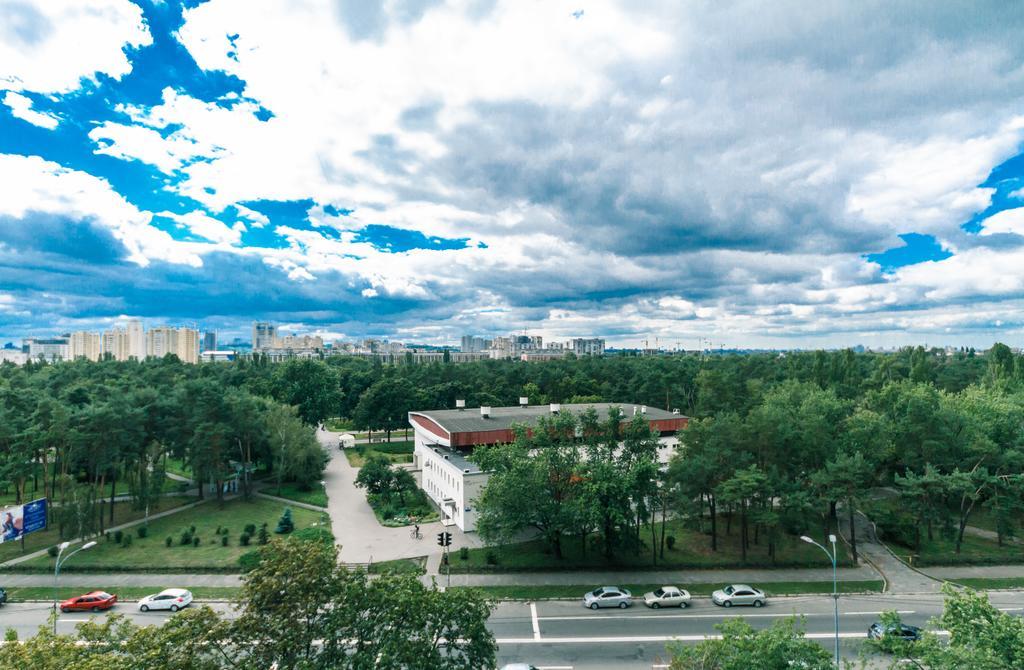 Apartments On Henerala Zhmachenka Kiev Dış mekan fotoğraf