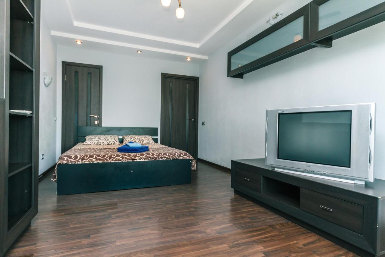 Apartments On Henerala Zhmachenka Kiev Dış mekan fotoğraf